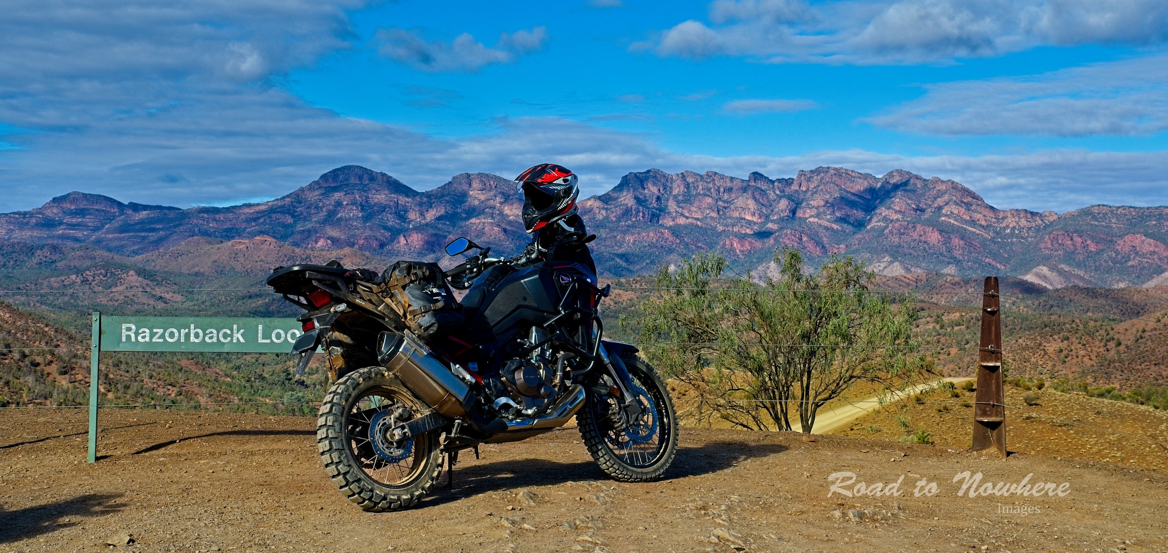 Adventure bike with rackless soft luggage